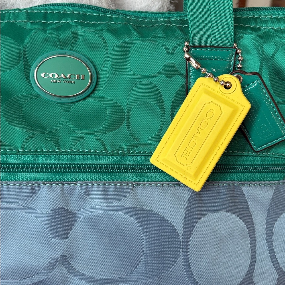 Coach Signature monogram Tote HD nylon teal light blue large shoulder bag EUC - Picture 4 of 17